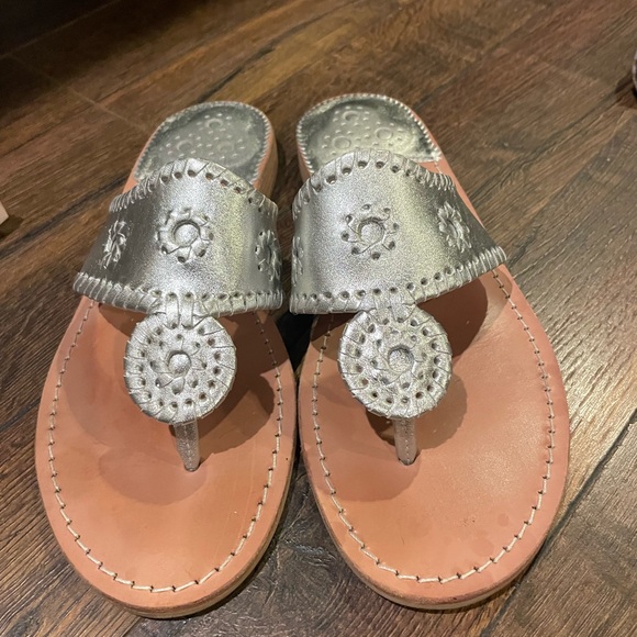 Jack Rogers Metallic Silver Hampton Sandals, Size 10 - Picture 4 of 12